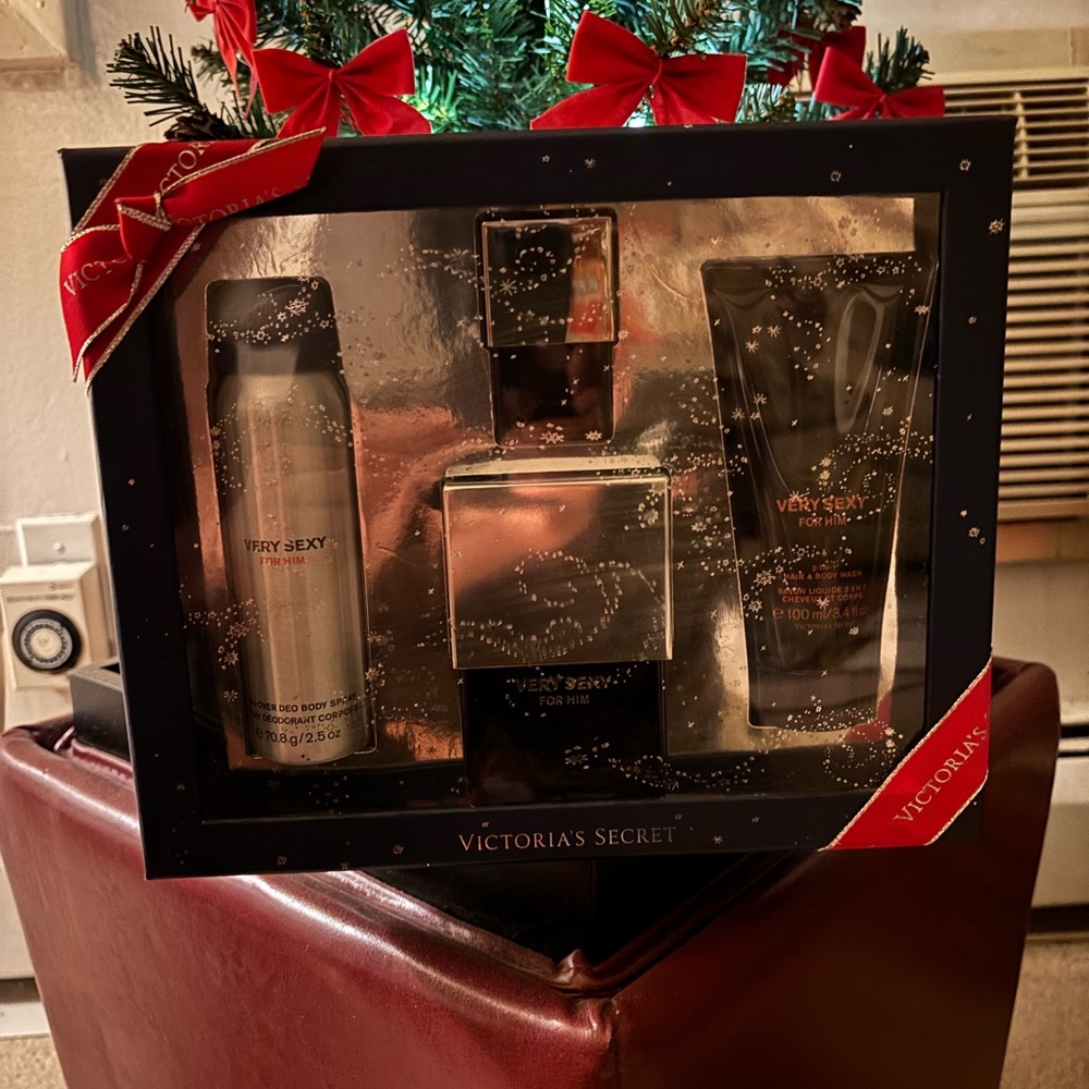 Victoria's Secret Very Sexy for Him Fragrance Gift Set